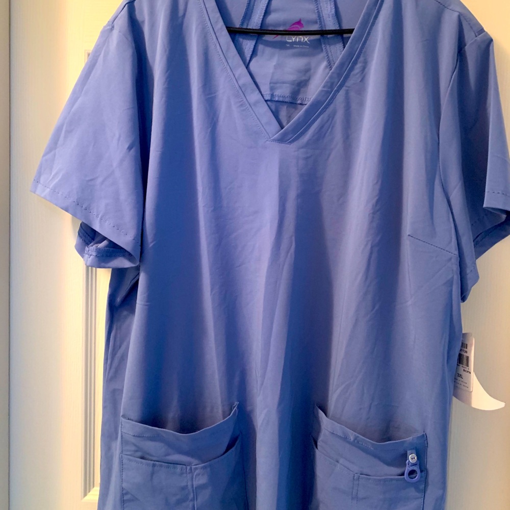 Lynx seal blue 3xL scrub top
